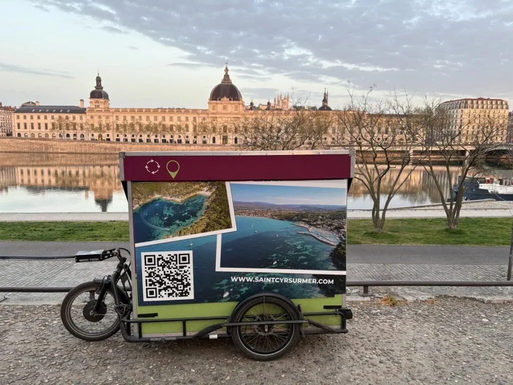 Campagne de vélos publicitaires LCDG pour Office de tourisme de Saint-Cyr-sur-Mer