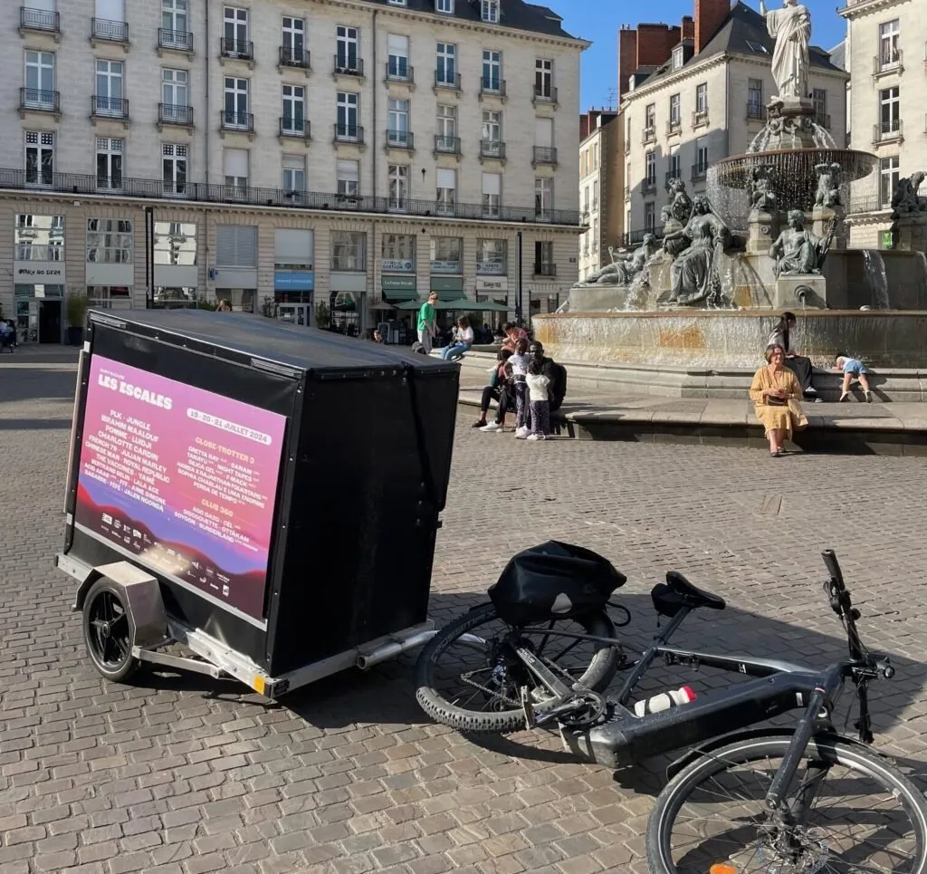 Vélo publicitaire LCDG en campagne pour le festival Les Escales