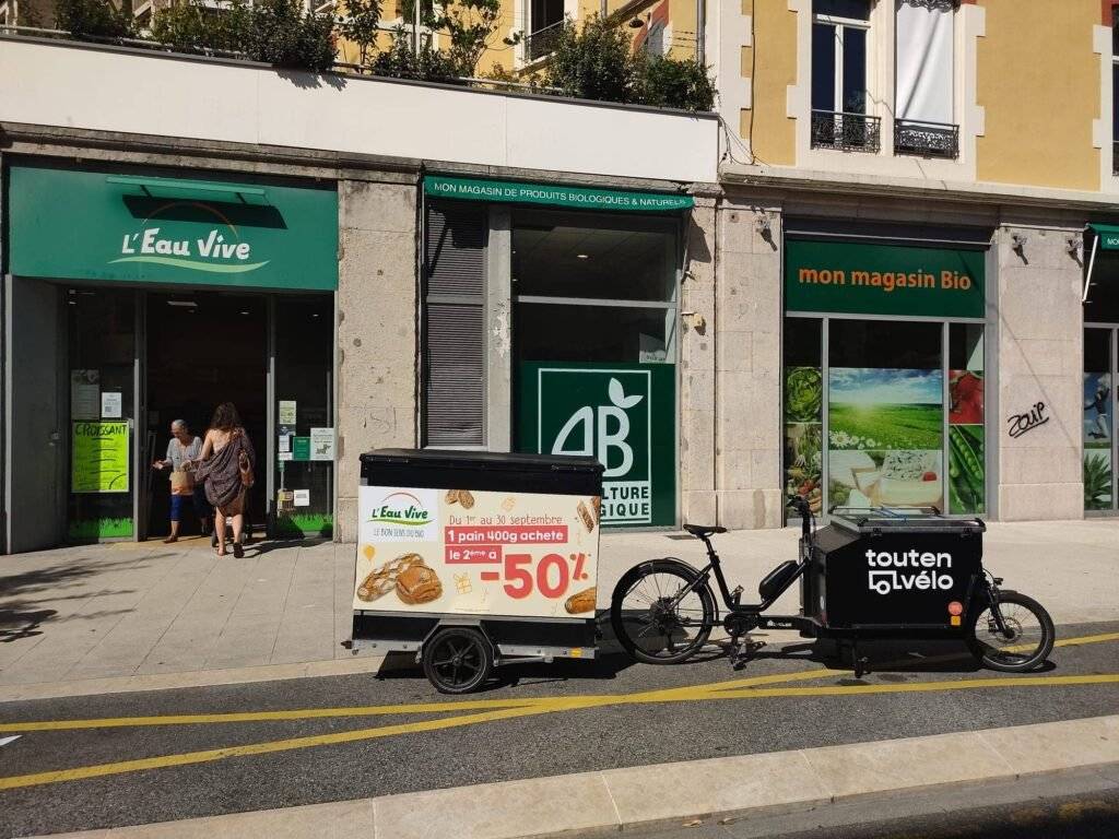 Campagne publicitaire sur vélo pour un magasin bio