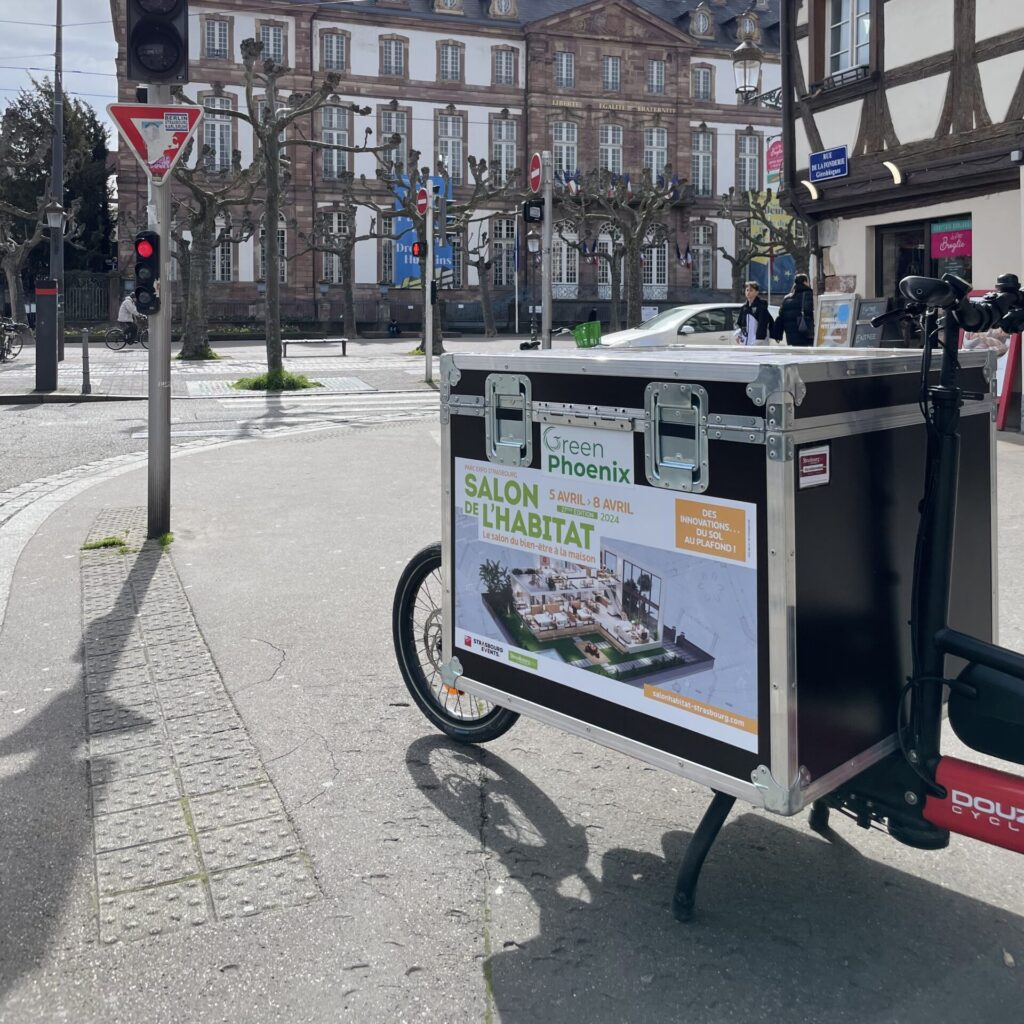Vélo publicitaire au centre-ville de Strasbourg