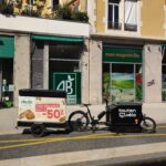 Vélo publicitaire pour une campagne de promotion d'un produit.